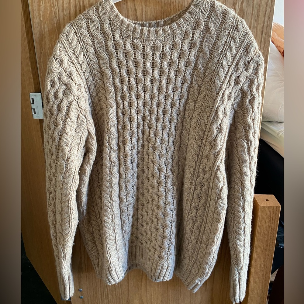 Brandy Melville oversized cableknit beige sweater🤎🤍